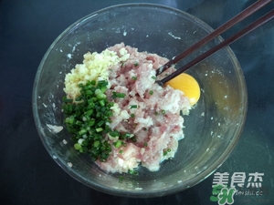 肉丸子可以用面粉嗎？肉丸子用什么粉？