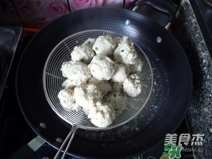肉丸子可以用面粉嗎？肉丸子用什么粉？
