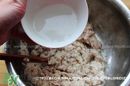 魚(yú)丸用什么粉？魚(yú)丸用面粉還是淀粉？