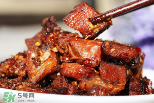 腌魚(yú)放什么調(diào)料？腌魚(yú)放什么調(diào)料去腥？