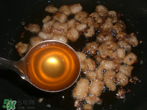 熬豬油為什么要加水？熬豬油水放多了怎么辦？