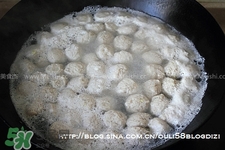 魚(yú)丸用什么粉？魚(yú)丸用面粉還是淀粉？
