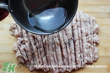 魚(yú)丸用什么粉？魚(yú)丸用面粉還是淀粉？