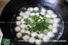 魚(yú)丸用什么粉？魚(yú)丸用面粉還是淀粉？