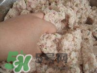 做藕丸子要放多少鹽？一斤藕做藕圓子放多少鹽合適？