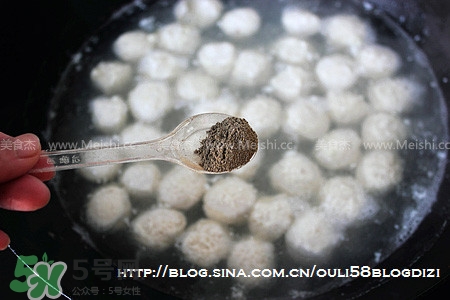 魚(yú)丸用什么粉？魚(yú)丸用面粉還是淀粉？