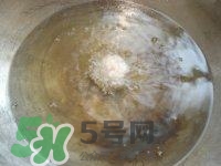 做藕丸子要放多少鹽？一斤藕做藕圓子放多少鹽合適？