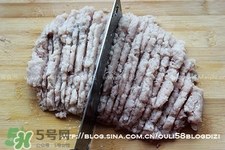 魚(yú)丸用什么粉？魚(yú)丸用面粉還是淀粉？