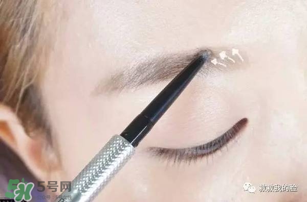 金高銀妝容怎么化？金高銀仿妝