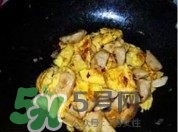 魚丸和雞蛋可以一起吃嗎？魚丸和雞蛋能不能同時吃？