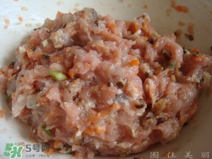一斤糯米可以做多少個糯米丸子？一斤糯米可以做多少糯米圓子？
