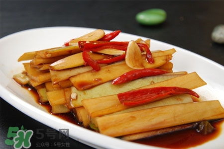 腌蘿卜變黃了正常嗎？腌蘿卜變黃了還能吃嗎？
