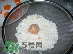 珍珠丸子蒸多長(zhǎng)時(shí)間？珍珠丸子要蒸多久？