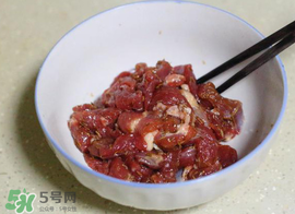 ?羊肉腌制多長(zhǎng)時(shí)間？羊肉怎么腌才嫩？