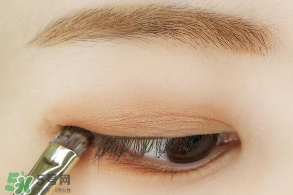 李圣經(jīng)妝容怎么化？李圣經(jīng)仿妝教程