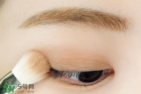 李圣經(jīng)妝容怎么化？李圣經(jīng)仿妝教程