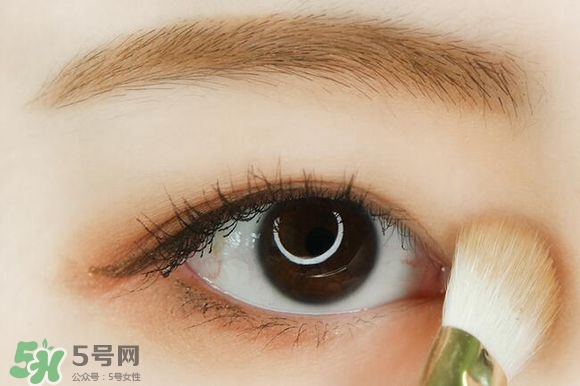 李圣經(jīng)妝容怎么化？李圣經(jīng)仿妝教程