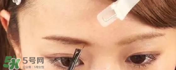 液體眉筆怎么用？液體眉筆使用方法