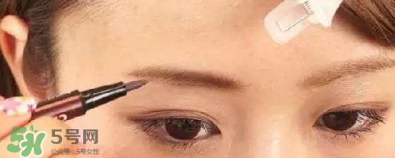 液體眉筆怎么用？液體眉筆使用方法