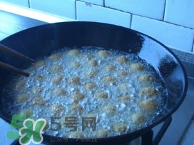 豆腐丸子散了怎么辦？豆腐丸子怎么做不散？