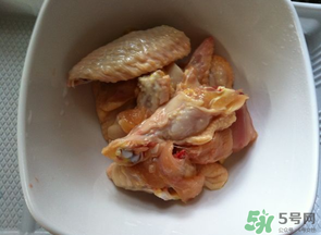 腌雞肉用什么調(diào)料？雞肉用什么腌制？