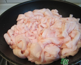 豬板油和豬肥肉油有什么區(qū)別？豬板油和肥肉油哪個好？