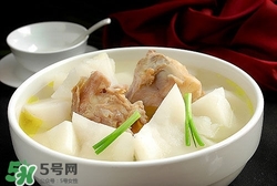 臘豬腳燉什么好吃？臘豬蹄燉什么好吃？