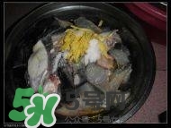臘豬腳燉什么好吃？臘豬蹄燉什么好吃？