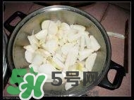 臘豬腳燉什么好吃？臘豬蹄燉什么好吃？