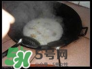 臘豬腳燉什么好吃？臘豬蹄燉什么好吃？