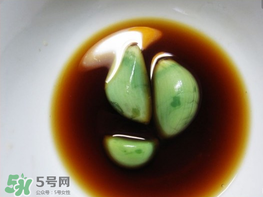 臘八醋里的蒜能吃嗎？臘八醋里的蒜好吃嗎？