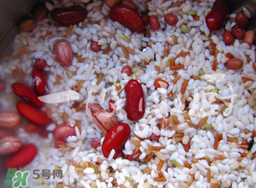 臘八飯?jiān)趺醋龊贸?？臘八飯的家常做法