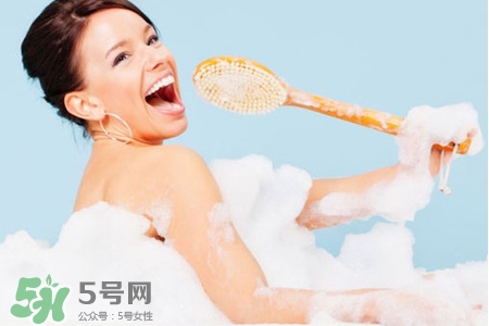 冬天洗澡水溫50度行嗎？50度的水可以洗澡嗎？