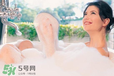 冬天洗澡水溫60度行嗎？60度的水可以洗澡嗎？