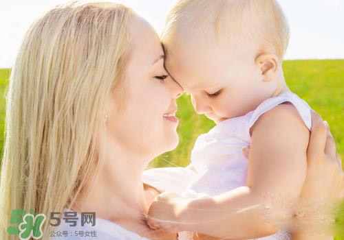 寶寶半歲添加什么輔食？寶寶半歲吃什么？