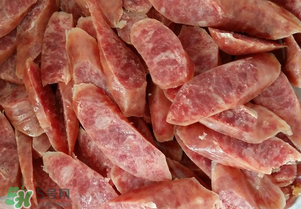 豬大腸可以做臘腸嗎？做臘腸用豬大腸還是豬小腸？
