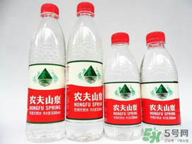 農(nóng)夫山泉和怡寶哪個好？農(nóng)夫山泉好還是怡寶好？