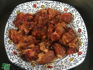 腌排骨要洗嗎？排骨腌完要洗嗎？