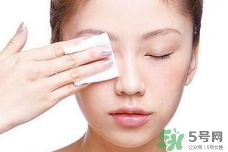 卸妝膏和卸妝水哪個(gè)好？卸妝膏和卸妝水的區(qū)別