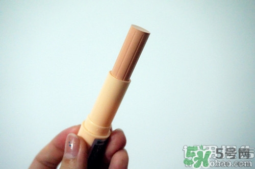 唇部遮瑕膏怎么用？唇部遮瑕膏使用方法