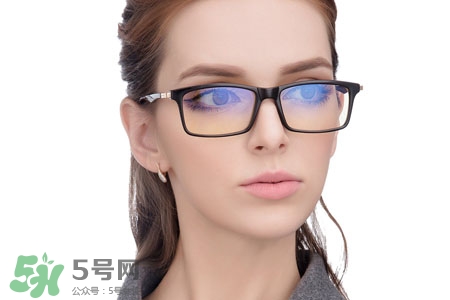 洗手液可以洗眼鏡嗎？眼鏡可以用洗手液洗嗎？