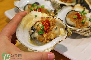 生蠔里面綠色的能吃嗎？生蠔里面綠色的是什么？