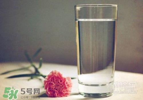 高血壓早上能喝鹽水嗎？高血壓早上喝鹽水的好處？