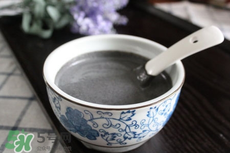 芝麻糊不能和什么一起吃？芝麻糊與哪些食物相克？