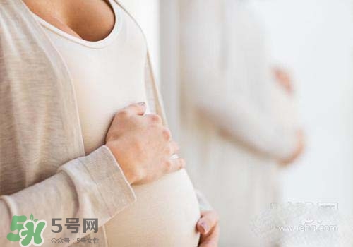 孕婦可以經(jīng)常摸肚子嗎？孕婦經(jīng)常摸肚子會(huì)怎樣？