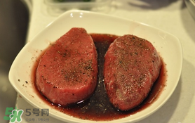 自己在家怎么腌牛排？自己在家腌制牛排需要什么材料？