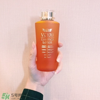 城野醫(yī)生vc100化妝水和城野醫(yī)生收斂水哪個好？對比