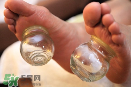 拔罐放血可以祛痘嗎？拔罐放血能治痘痘嗎？