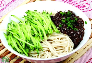 減肥可以吃炸醬面嗎？減肥期間吃炸醬面會胖嗎？
