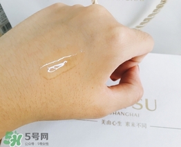 美容液是精華液?jiǎn)?？美容液和精華液的區(qū)別